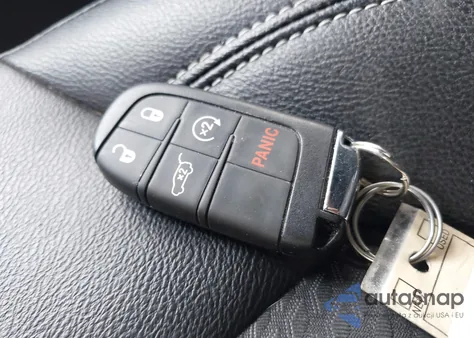 2024 Jeep Compass Latitude 4X4 из США, поврежденный, VIN 3C4NJDBN7RT115987